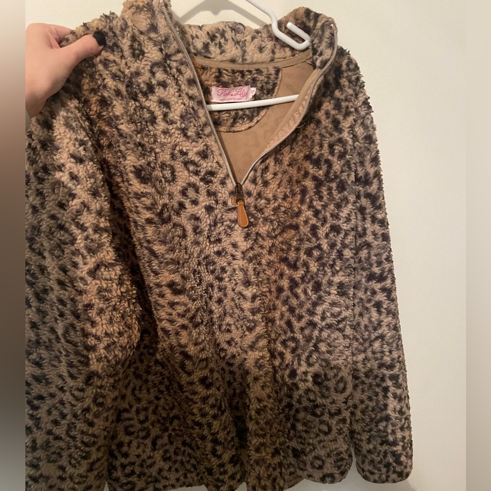 Pink lily pull over cheetah fur